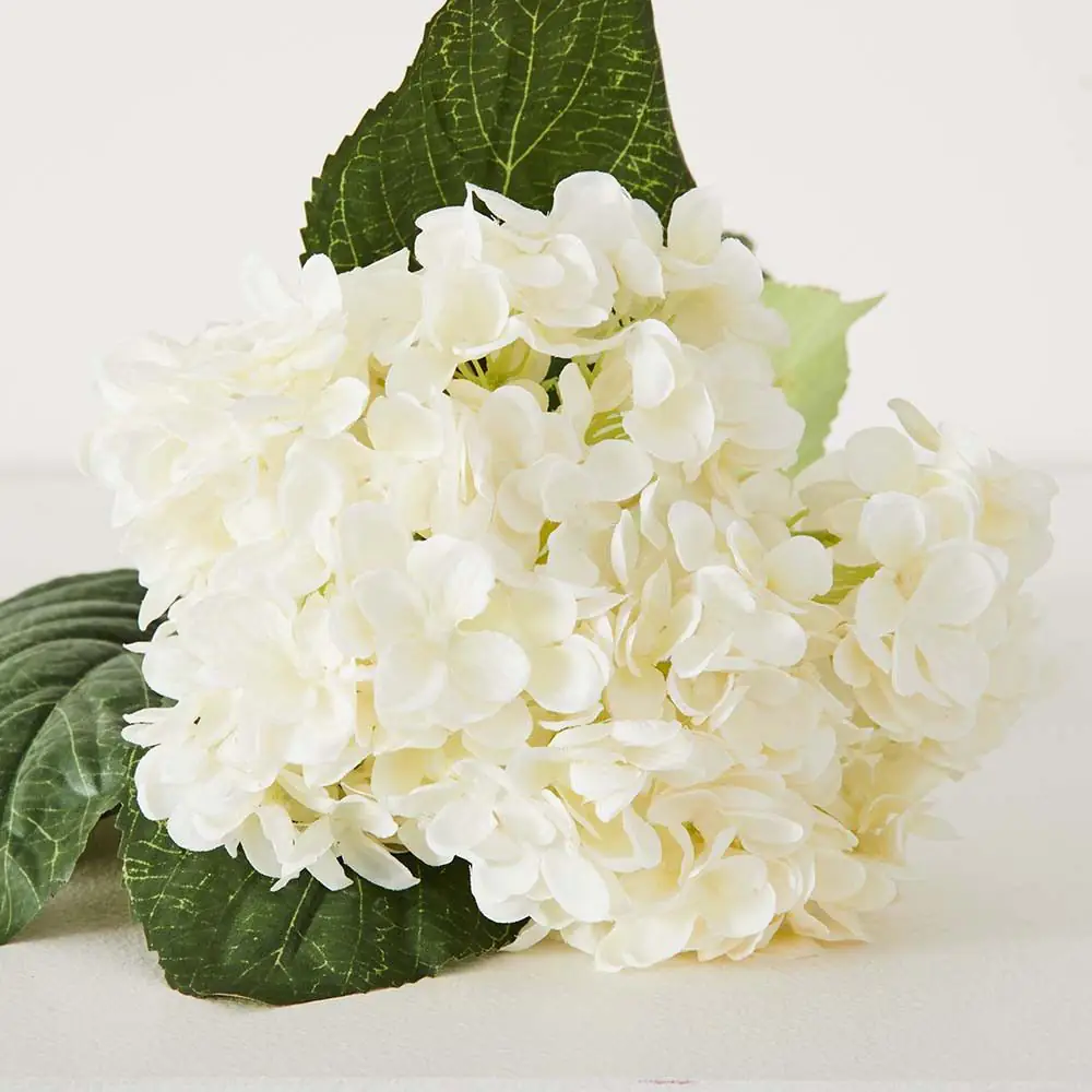 Hydrangea Flower Stem White – Realistic Faux Floral for Indoor & Outdoor Decor 7 Hydrangea Flower Stem White – Realistic Faux Floral for Indoor & Outdoor Decor - Image 5