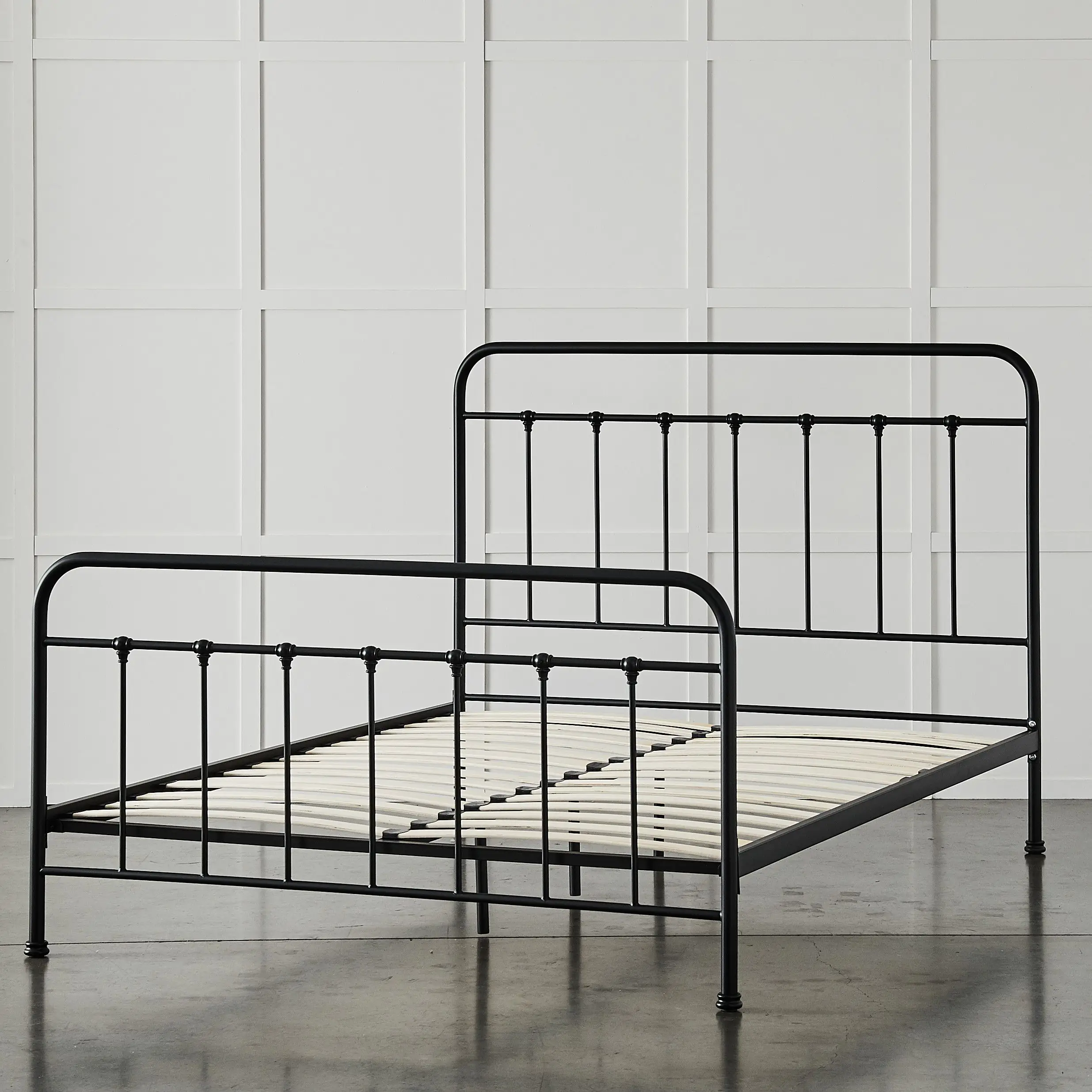 Alexander Queen Bed Black 5 Alexander Queen Bed Black - Image 3