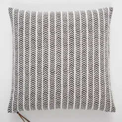 Arrow Cushion 50x50