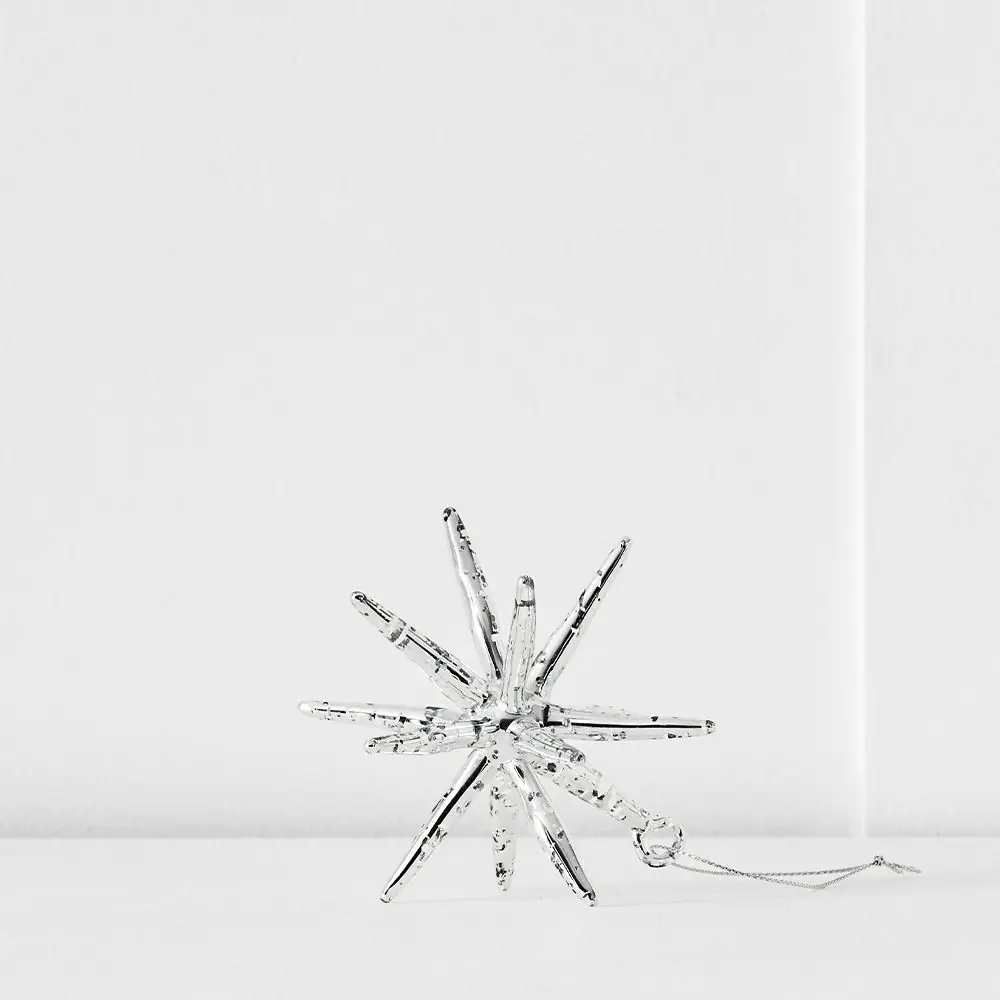 Noelle Antique Star Bauble – Vintage Metallic Gold Christmas Tree Ornament 4 Noelle Antique Star Bauble – Vintage Metallic Gold Christmas Tree Ornament - Image 2