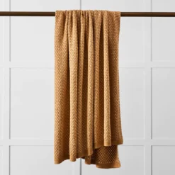 Ariel Throw Caramel