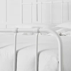 Quinn Queen Bed White -Provincialhomeliving 1117262529 c