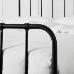 Quinn Queen Bed Black -Provincialhomeliving 1117262530 c