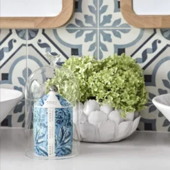 Sea Spray & Waterlily Candle Blue