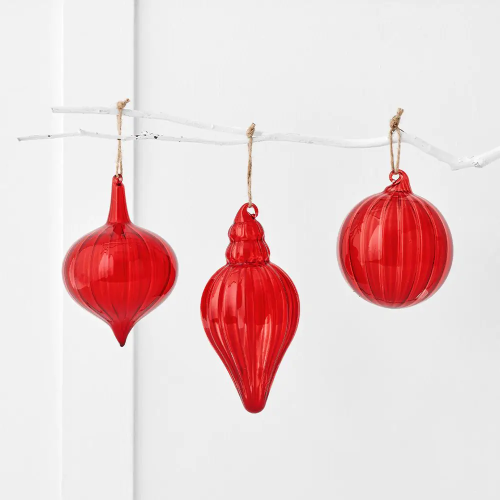 Noelle Vintage Red Bauble Set – 3 Pack Traditional Christmas Tree Decor 4 Noelle Vintage Red Bauble Set – 3 Pack Traditional Christmas Tree Decor - Image 2